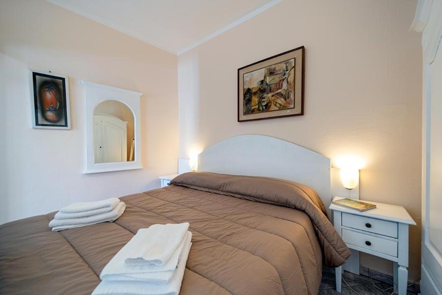 Residence Vacanza Mare Марина-ди-Кампо Экстерьер фото