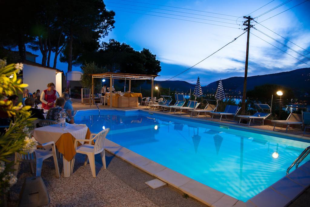 Residence Vacanza Mare Марина-ди-Кампо Экстерьер фото